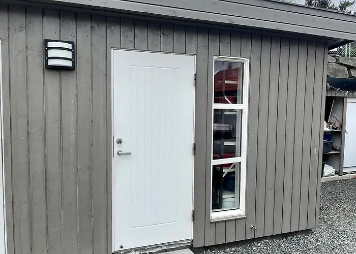 6 Person In Huglo-by Traum Nyaraló *